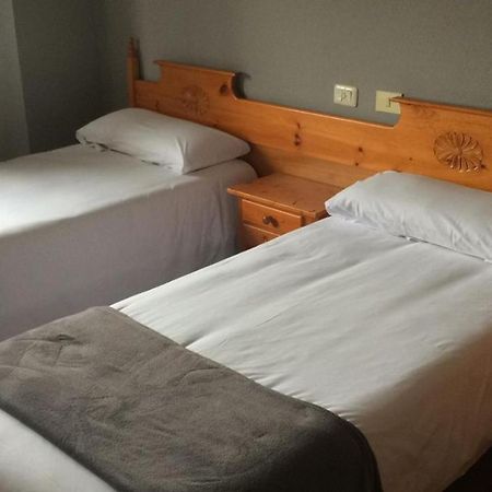 Albergue Hostal Telmo Туй Екстериор снимка