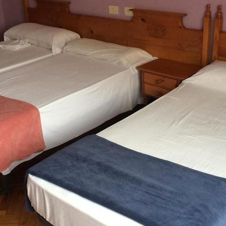 Albergue Hostal Telmo Туй Екстериор снимка