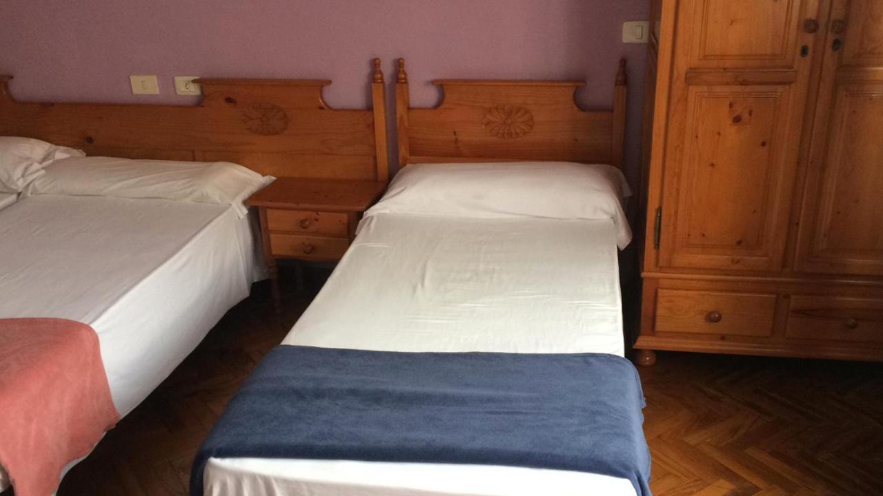 Albergue Hostal Telmo Туй Екстериор снимка