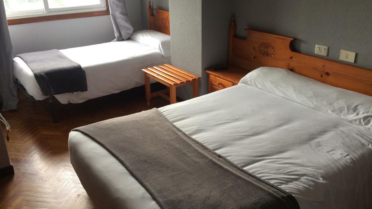 Albergue Hostal Telmo Туй Екстериор снимка