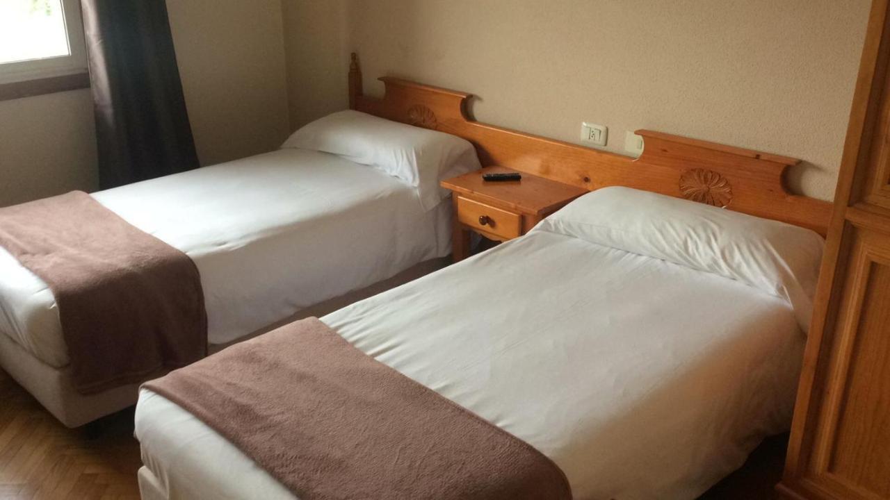 Albergue Hostal Telmo Туй Екстериор снимка